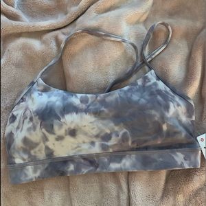 Lululemon diamond dye bra NWT (sold out online)